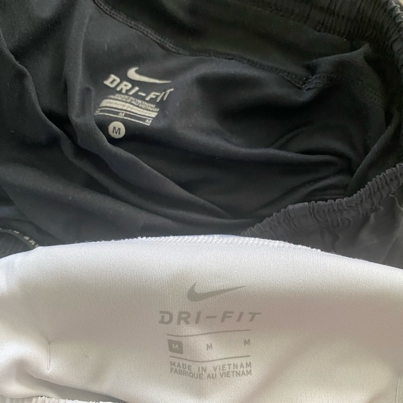 Nike Dri Fit Tri Color Running
Shorts Womans Mediun Athletic Activewear Exercise - Picture 7 of 7